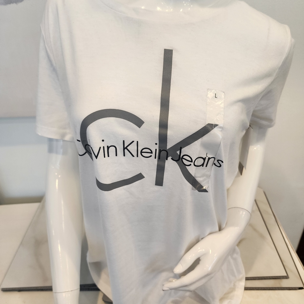 Calvin Klein, NWTO, Women's  white t-shirt. Size Large. - Picture 9 of 16